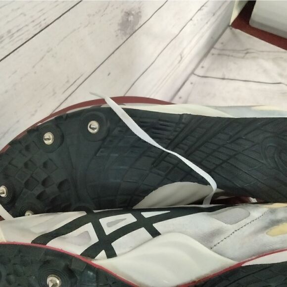 New Without tags."Asics" woman's kleets - Picture 5 of 9